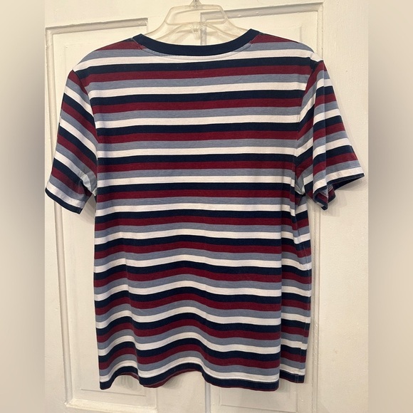 VANS Ladies Classic Fit Tee. Size Medium. - Picture 2 of 8